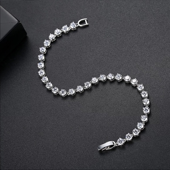 NEW 925 STERLING SILVER DIAMOND ROUND TENNIS BRACELET - Picture 2 of 7